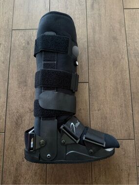 DeRoyal Pacesetter Orthopedic Tall Walker Boot Black Size Small